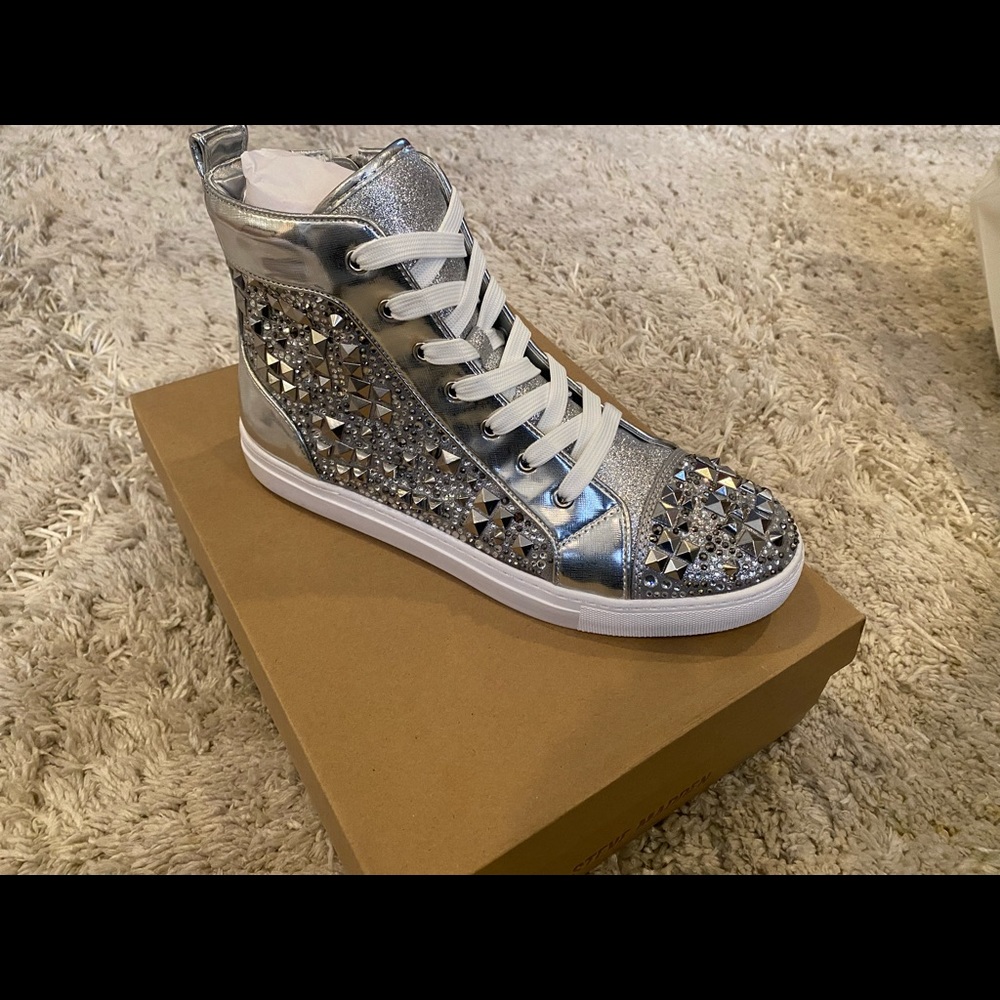Steve Madden shoe